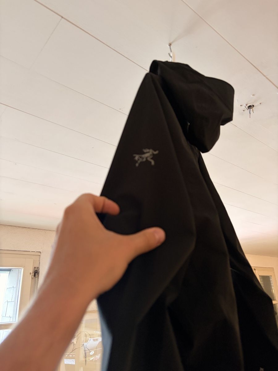Arcteryx Giacche: Arcterix hardshelljacke XL wie neu – Nuovo (secondo la descrizione) da Zürich venduto da anrech 1