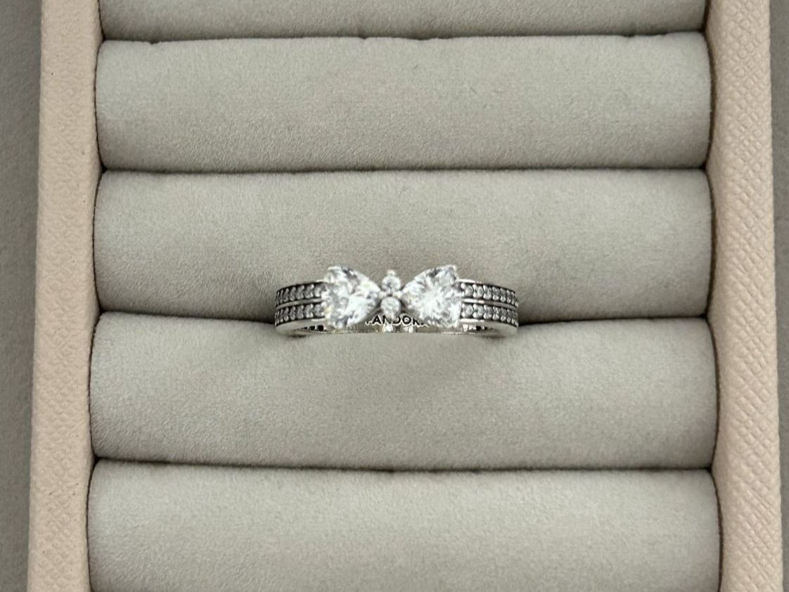 Pandora Anelli: Original Pandora Funkelnde Schleife Doppelreihiger Ring – Usato da Rheinfelden venduto da Boutique_Luxe