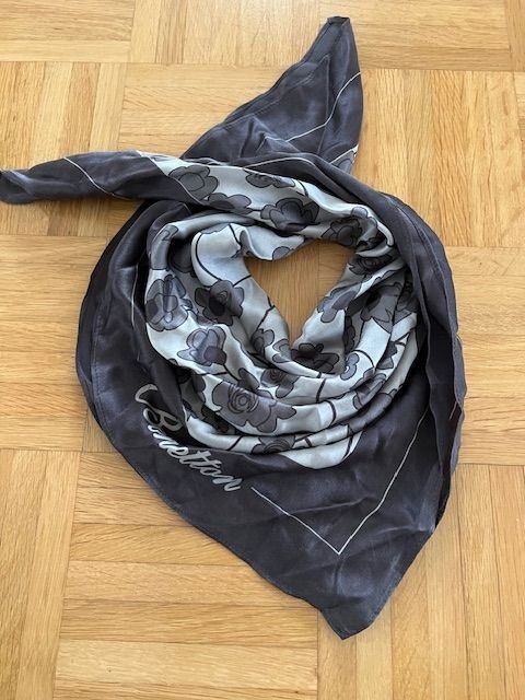 Benetton Foulard & Sciarpe: "Benetton" Foulard – Nuovo (secondo la descrizione) da Walenstadt venduto da ricamul 2