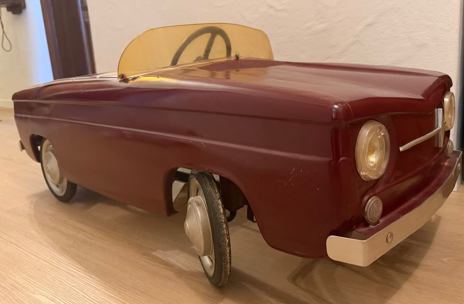 Fahrzeuge für Kinder: Tretauto / Pedalcar Renault – Gebraucht aus Bülach von Wjlli