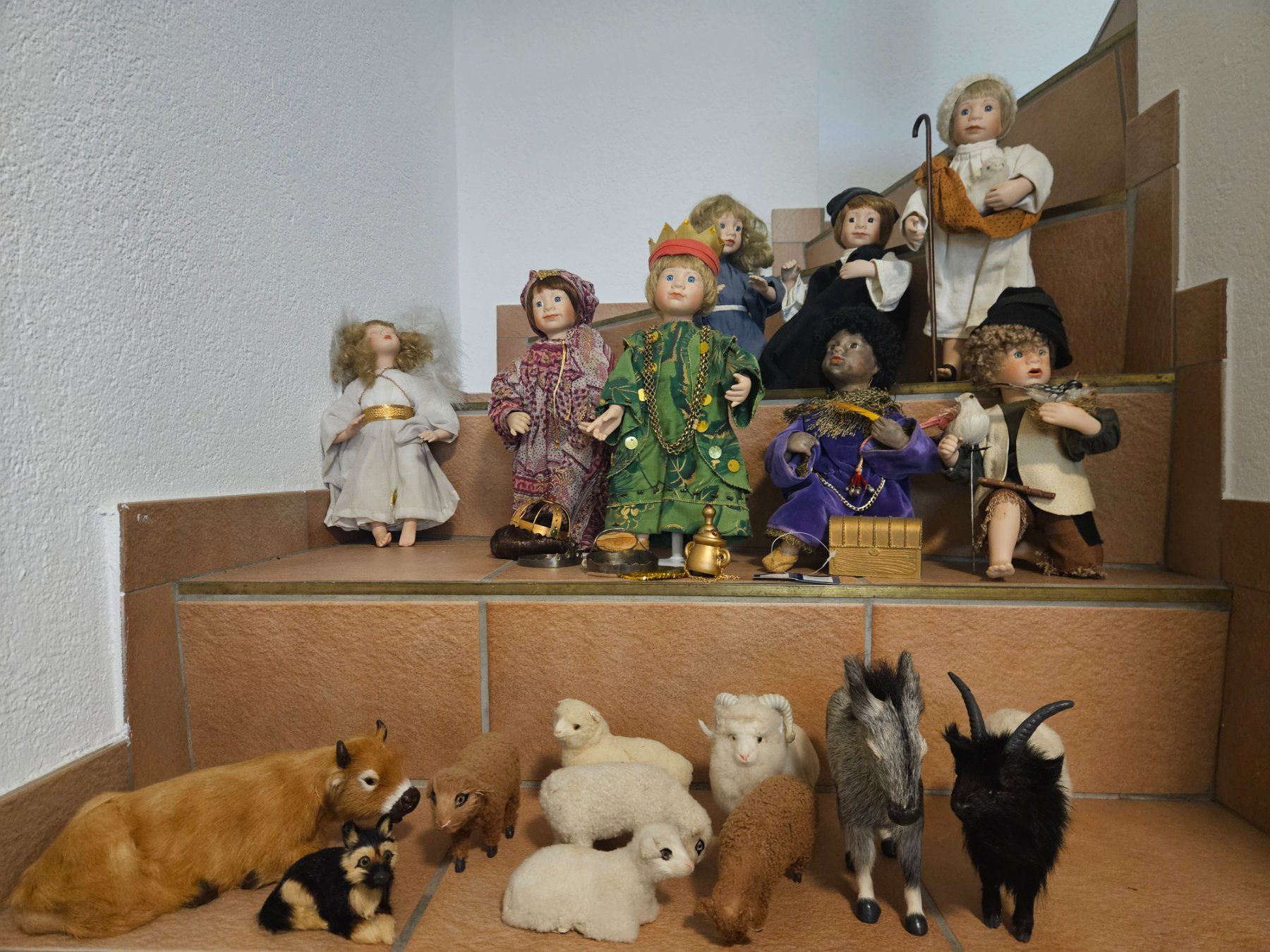 Tutte le decorazioni: Ashton Drake Krippenfiguren Krippe und Tiere – Usato da Hemmental venduto da Moonshado2 2