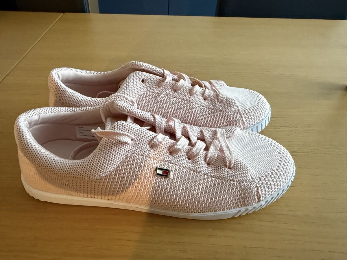 Tommy Hilfiger Chaussures femmes: Tommy Hilfiger Sneaker Grösse 39 Rosa Textil – Neuf (Voir description) à Basel par Diddl77