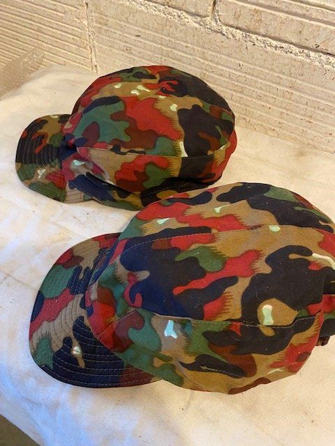 Schweizer Armee Copricapi, berretti & cappellini: 2 x TAZ 83 MÜTZEN  CH ARMEE – Nuovo (secondo la descrizione) da Chur venduto da silbermon 1