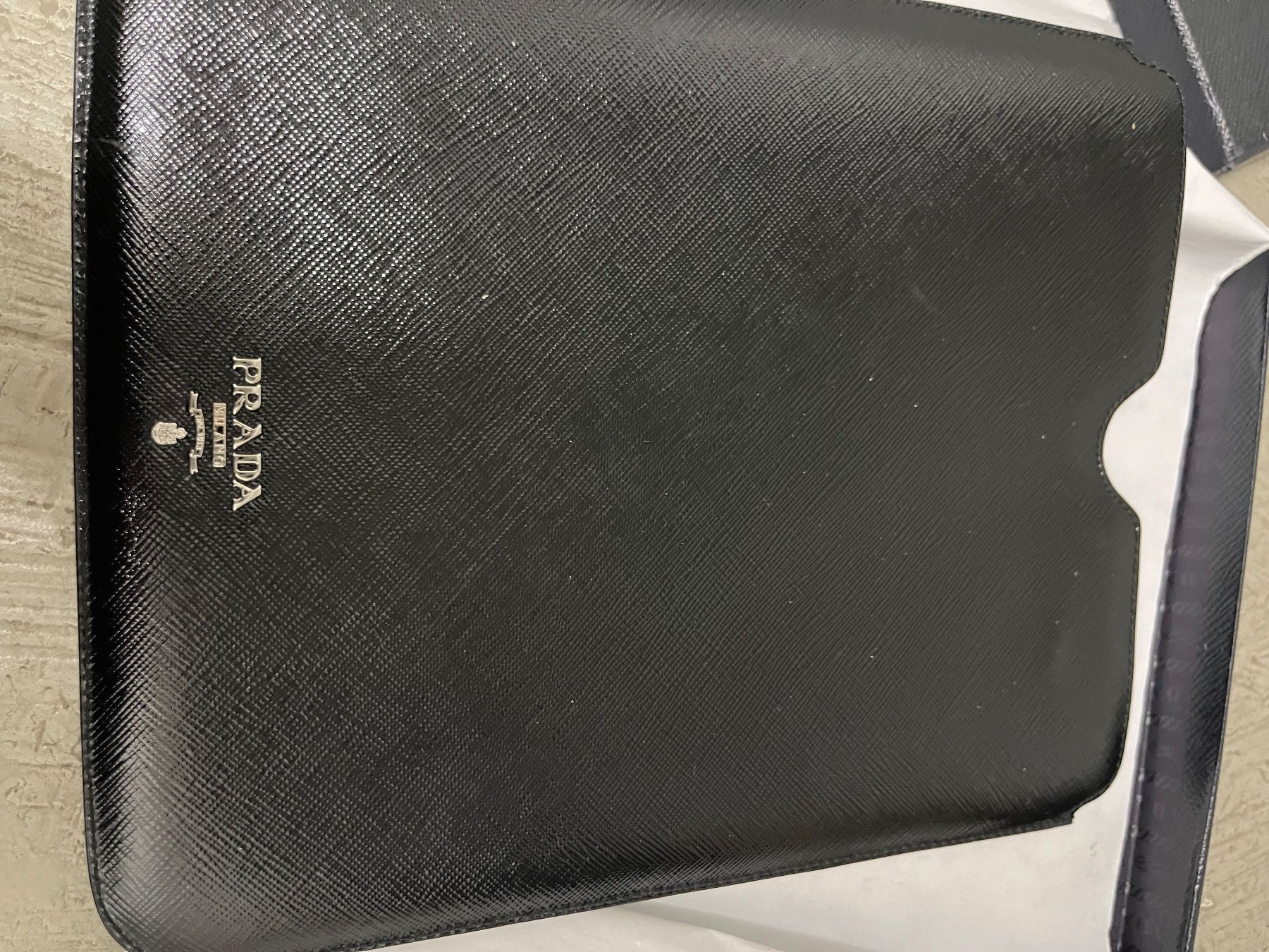 Prada Altro in  Abbigliamento & Accessori: Prada Pouch NERO SAFFIANO VERNIC Pouch neuwertig – Nuovo e nell'imballaggio originale da Zürich venduto da bet_m5kn 5