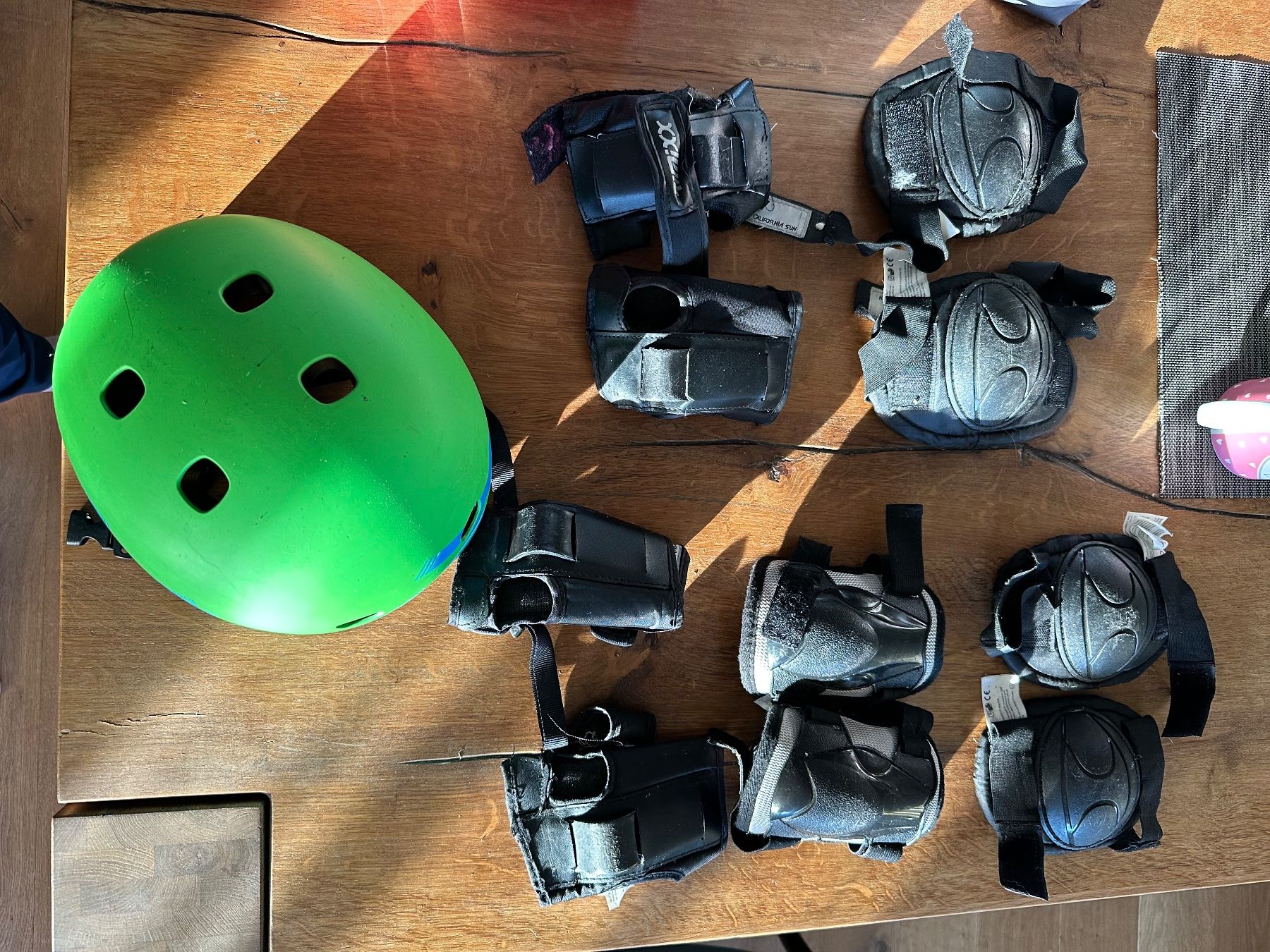 Protezioni & Imbottiture: Skate - Schutzausrüstung – Usato da Mauren venduto da SB1606