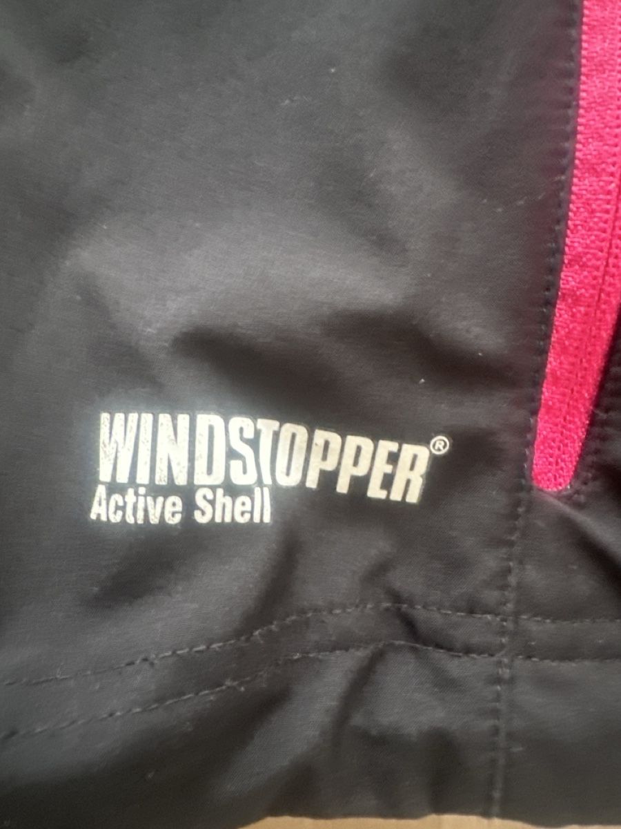Asics Vestes: ASICS Windstopper Jacke, schwarz, NEU – Neuf (Voir description) à Dübendorf par Bella1177 4