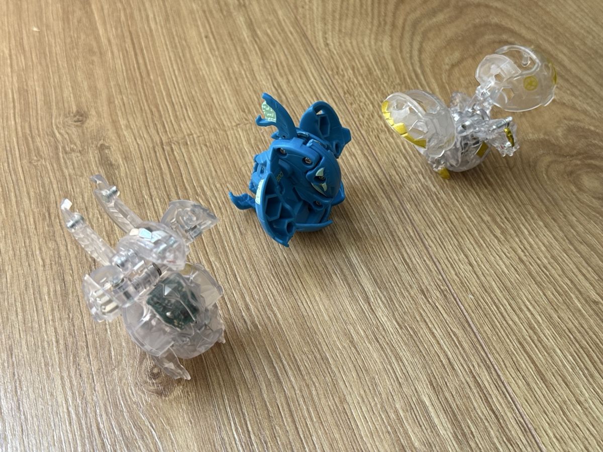 Giochi: Bakugan Sammlung: Karten & Figuren – Usato da Zürich venduto da HanBel 2