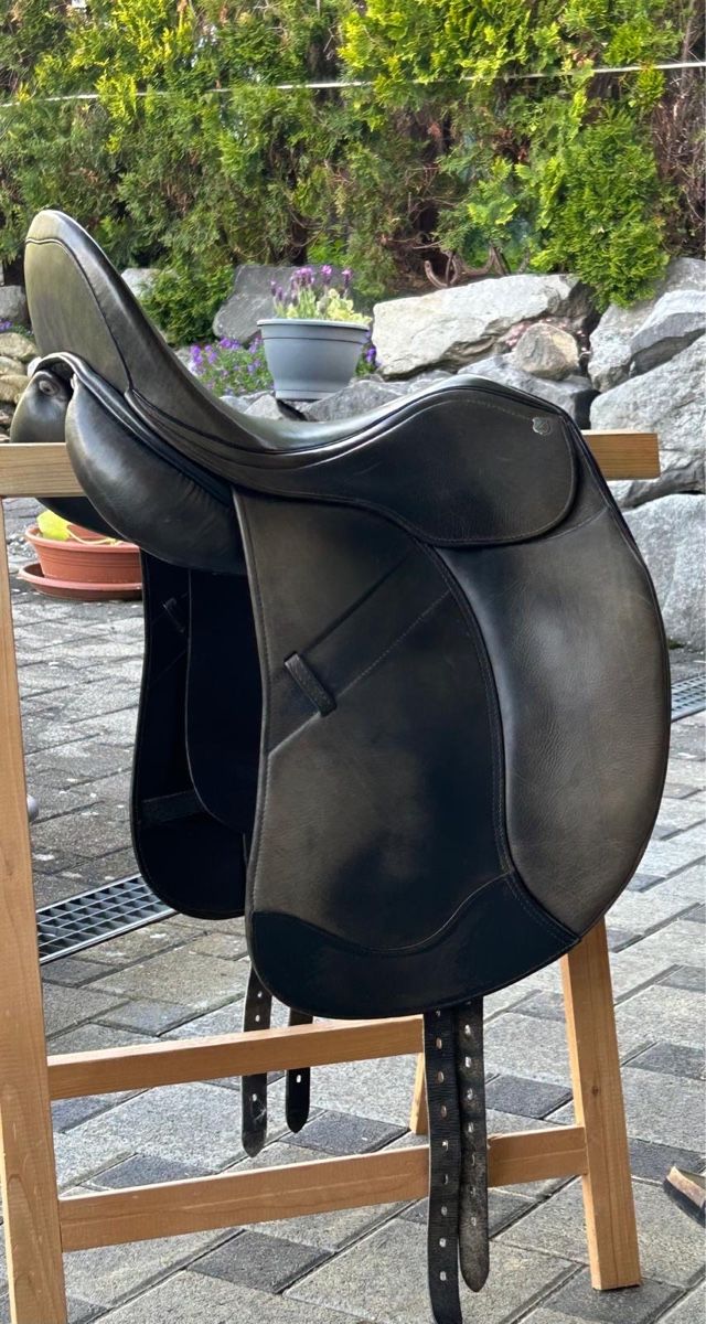 Sattel & Sattelzubehör: Dressursattel Bates Massimo – Gebraucht aus Thun von viola.roe