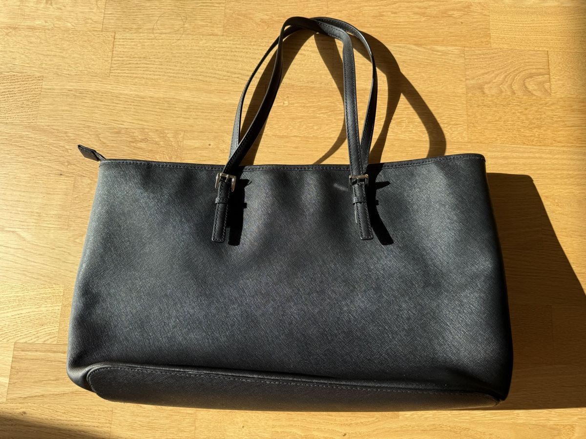 Michael Kors Borse da donna: Handtasche Michael Kors schwarz  – Usato da Niederwangen BE venduto da lua_xy5n 1