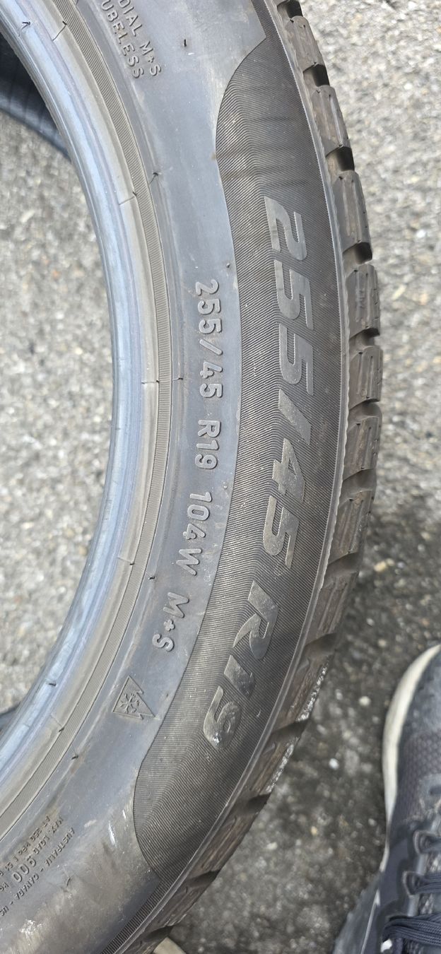 Pirelli Pneumatici & Ruote complete: Winterpneu 255/45/R19 M+S – Usato da herzogenbuchsee venduto da jamma01 3