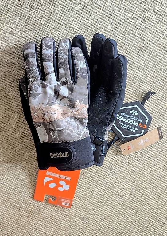 Guanti & manicotti: Gants Thirtytwo – Usato da Provence venduto da tokoclo