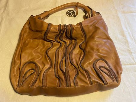 Stuart Weitzman, Ledertasche