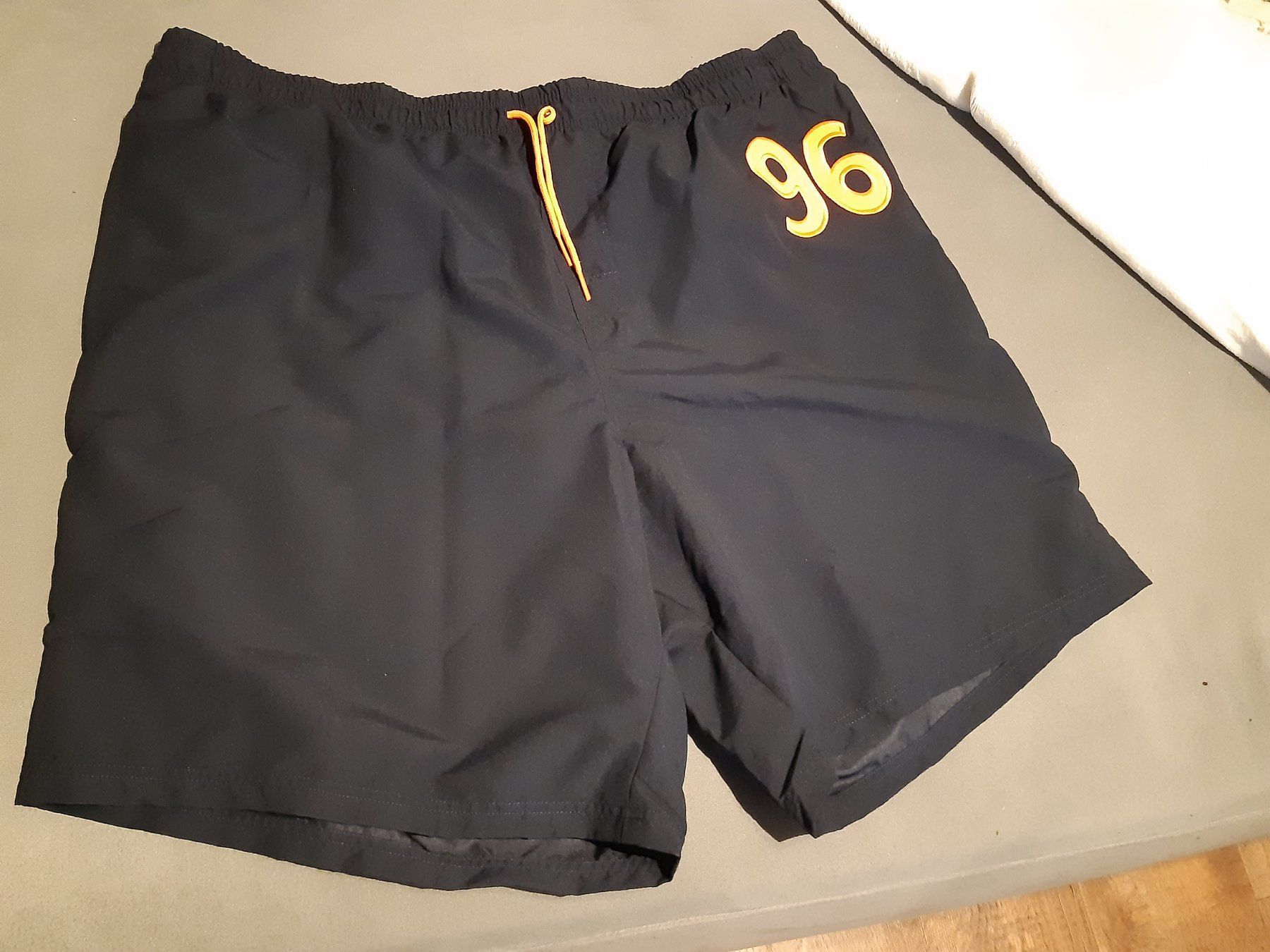 Pantaloni: Badehose neu – Nuovo (secondo la descrizione) da Wasen im Emmental venduto da Cardmaster-Snowwhite