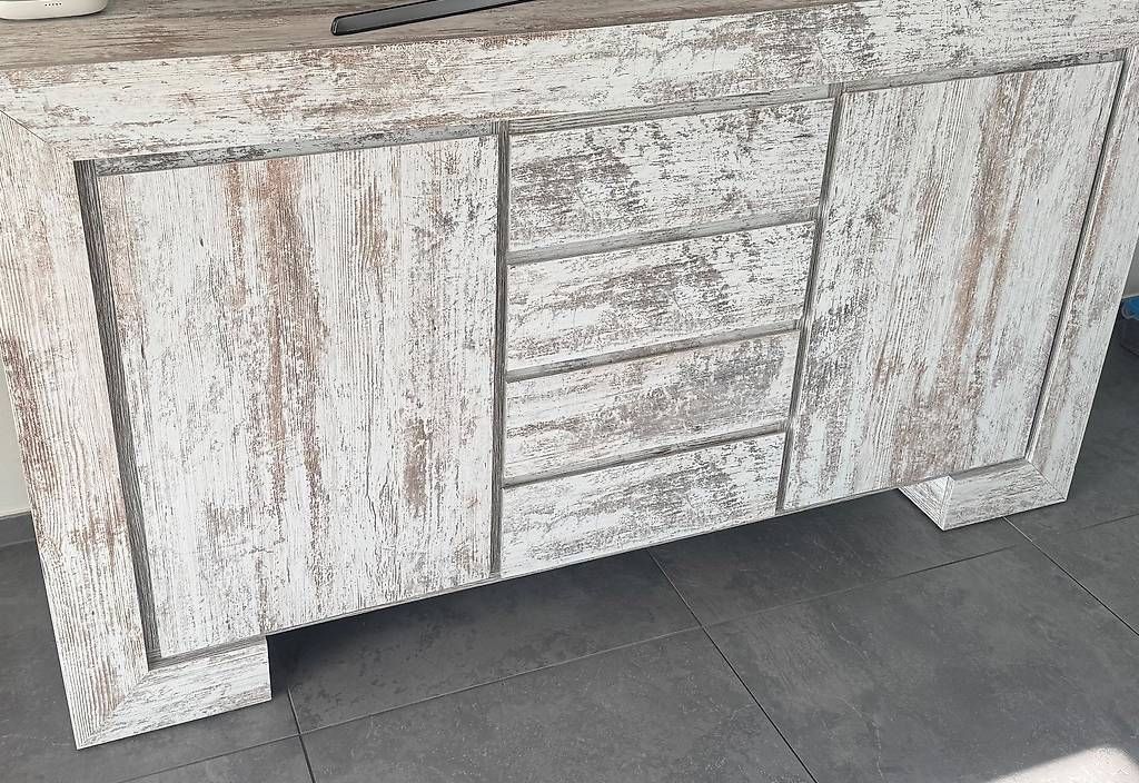 Commodes: Stylische Kommode, gratis abzuholen – D'occasion à Tagelswangen par Pittis9