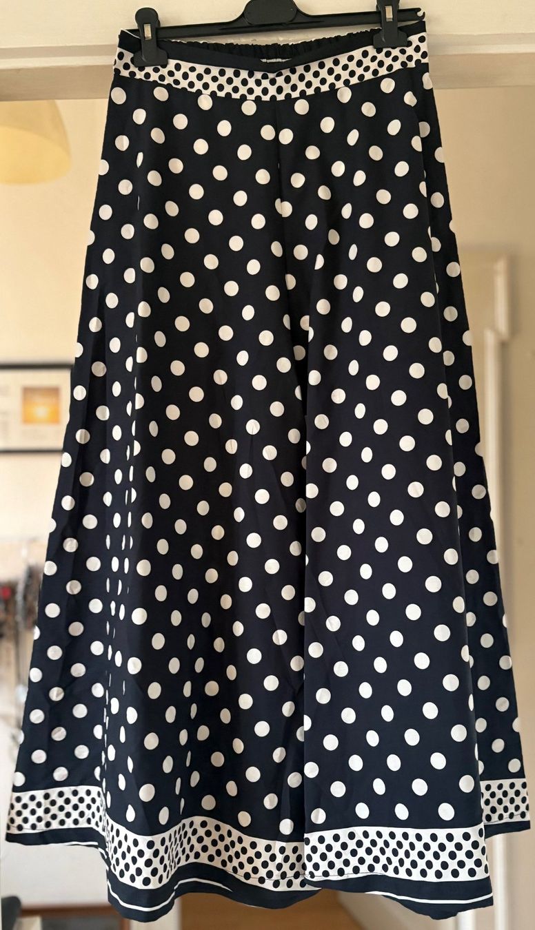 Pantaloni: PANTALONS EXTRA WIDE EN COTON! M – Nuovo e nell'imballaggio originale da Locarno venduto da NicoNion