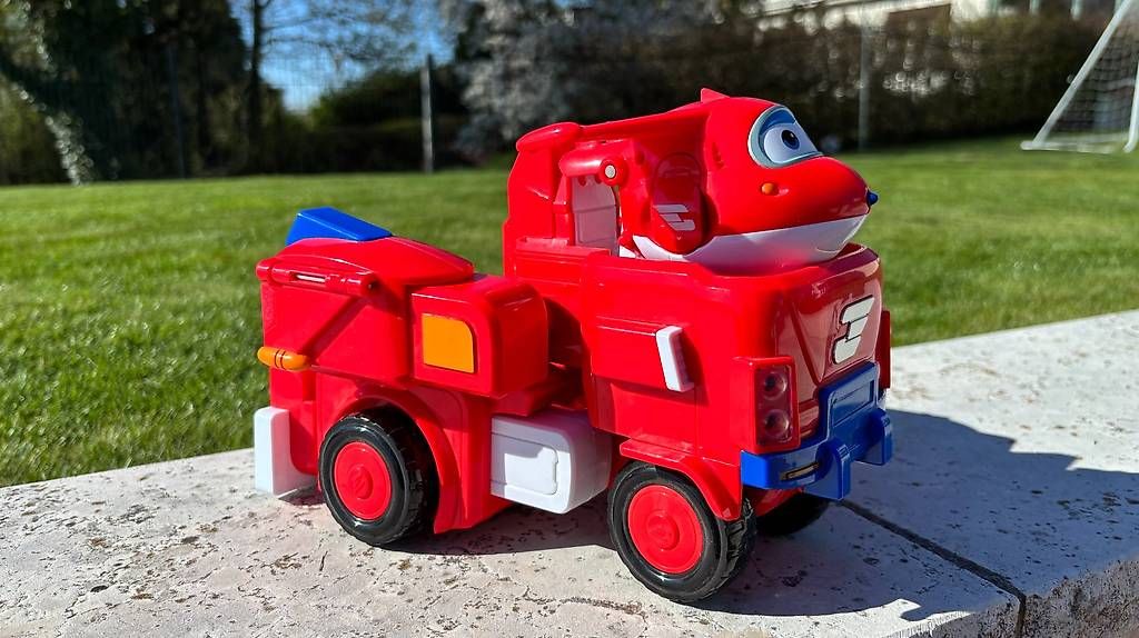Giocattoli: Super Wings Transformer - Jett – Usato da Frauenfeld venduto da Renegade77 2