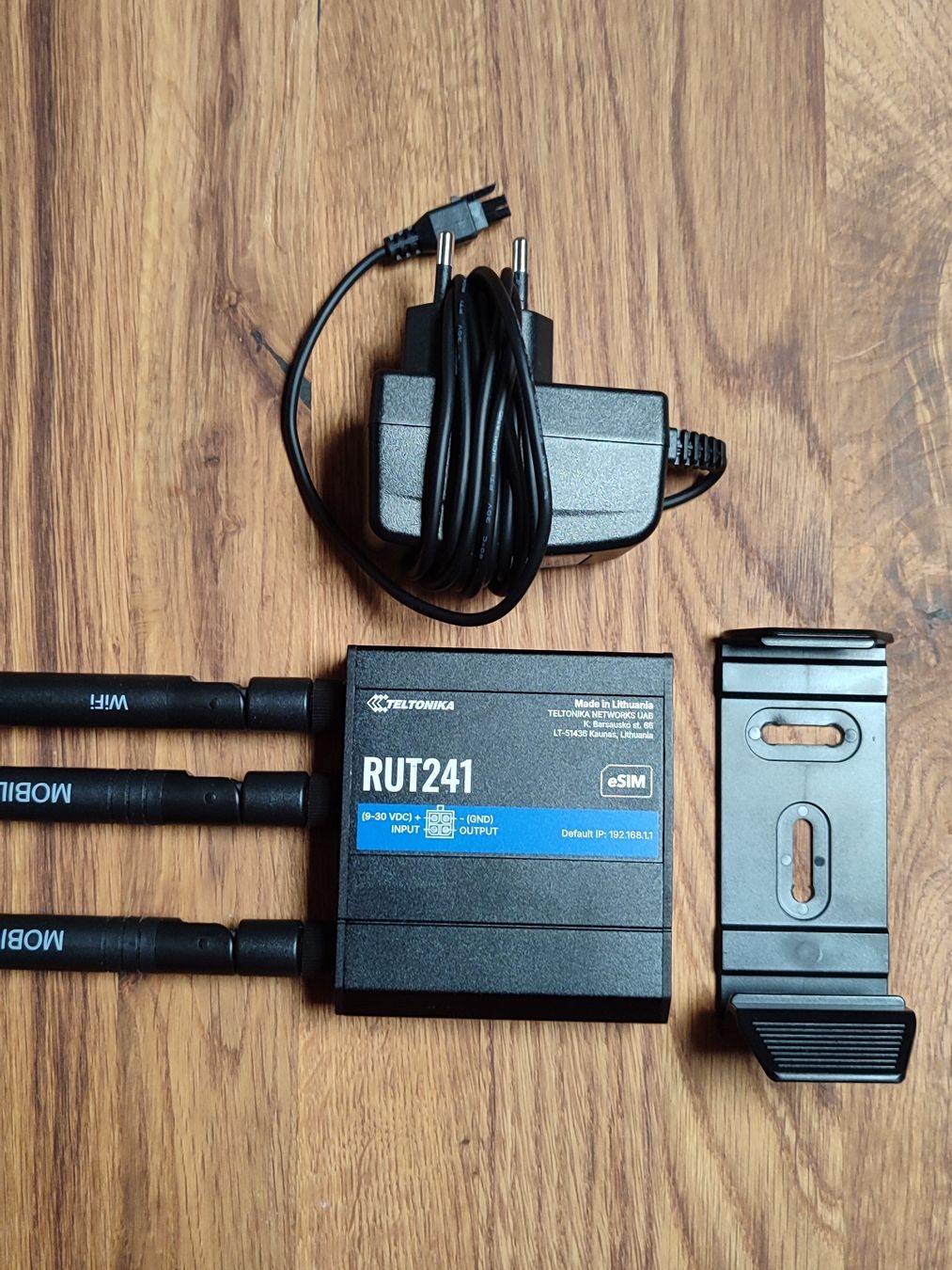 Teltonika Modems & Routeurs: Teltonika RUT214 e-SIM – Neuf (Voir description) à Auenstein par Dronie-Mavic2