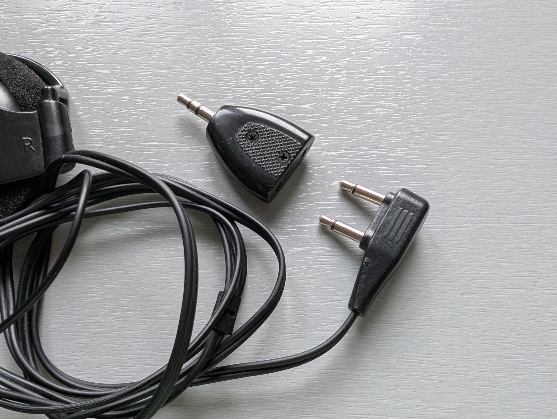 Kopfhörer: Flugzeug Kopfhörer mit Adapterstecker – Gebraucht aus Zürich von richardeigenmann 1