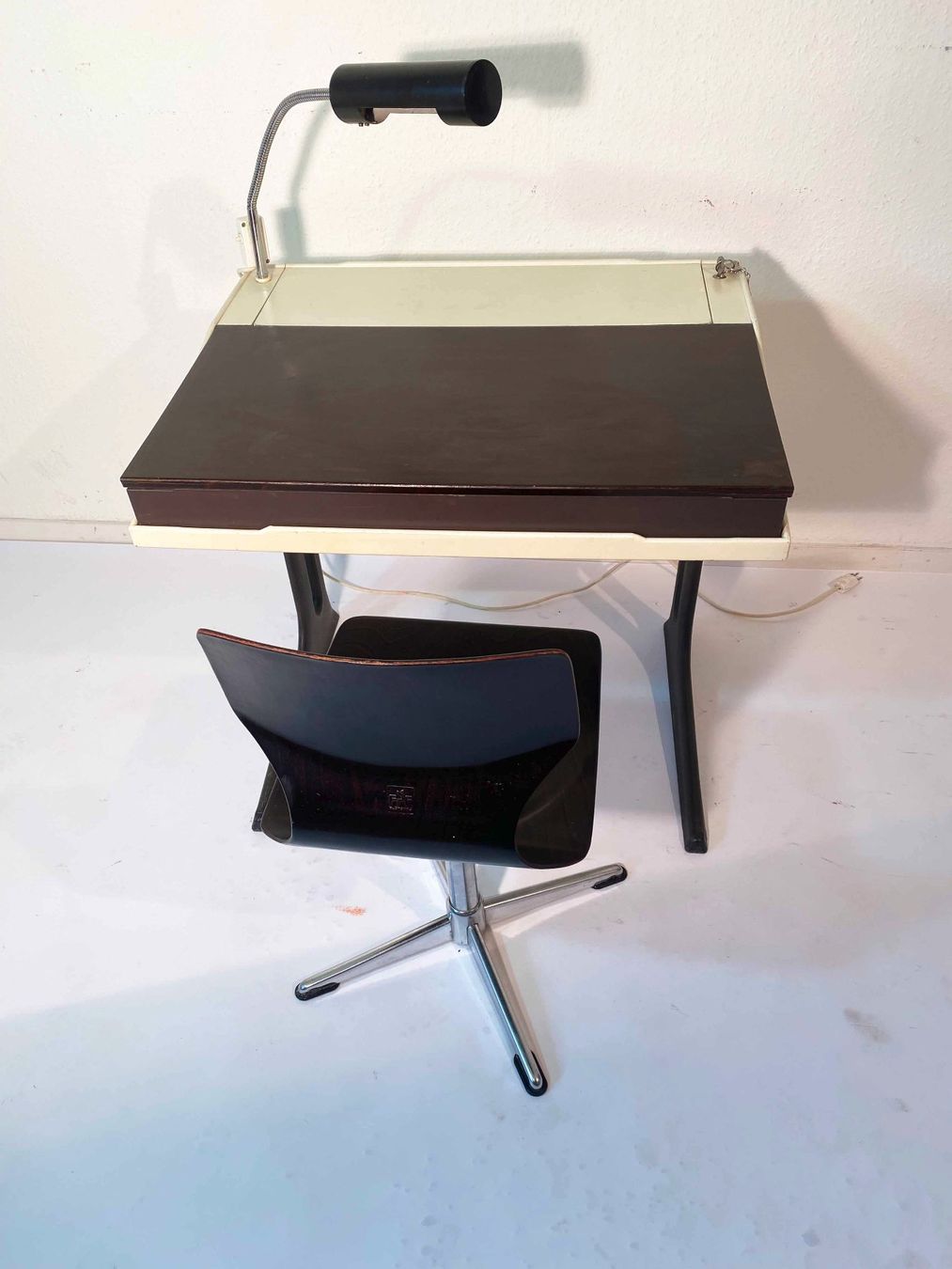 Bureaux: Kinder Design Schreibtisch Luigi Colani – D'occasion à Beringen par Kultgut