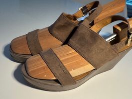 Esprit Keil Sandale Leder Gr 38, Beige/Taupe
