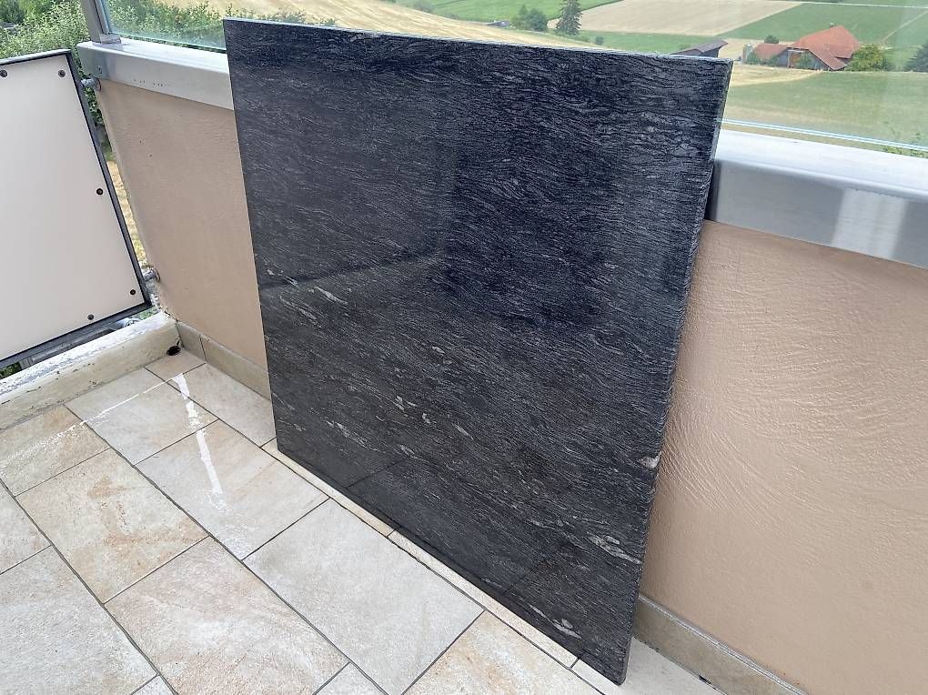 Plateaux: Granit Tischplatte  – D'occasion à Toffen par Sigi1982