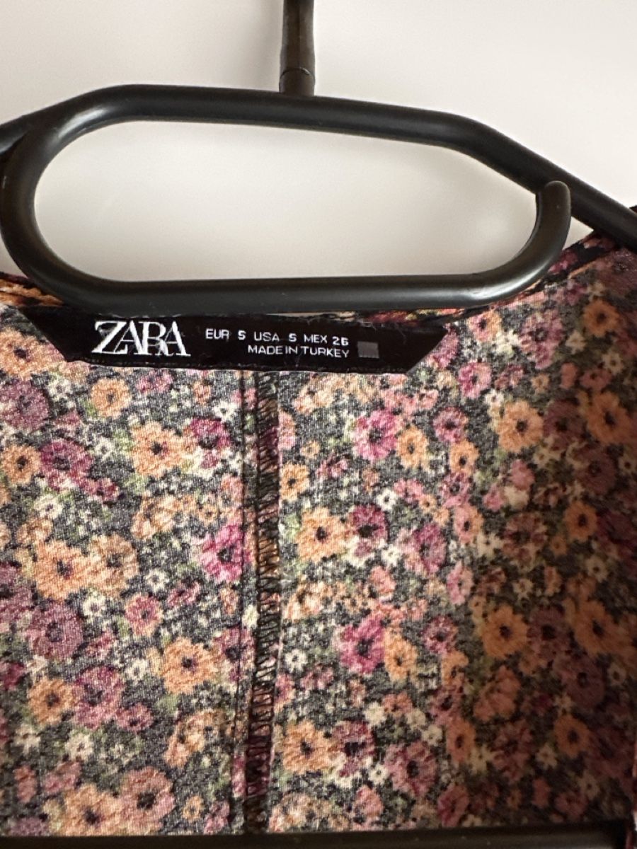 Zara Vestiti: Zara Blümchenkleid / Kleid mit Ärmel Grösse S – Usato da Buchs AG venduto da tifena 1