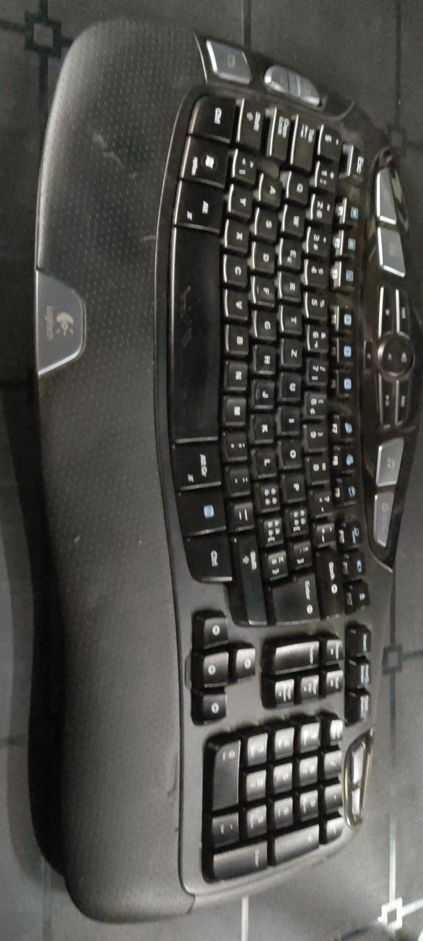 Logitech Tastiere: Logitech Wave Keyboard - Ergonomisch und komfortabel! – Usato da Waldenburg venduto da sta_6zk6