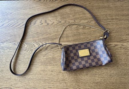 Louis Vuitton Eva Crossbody Bag (Excellent condition)