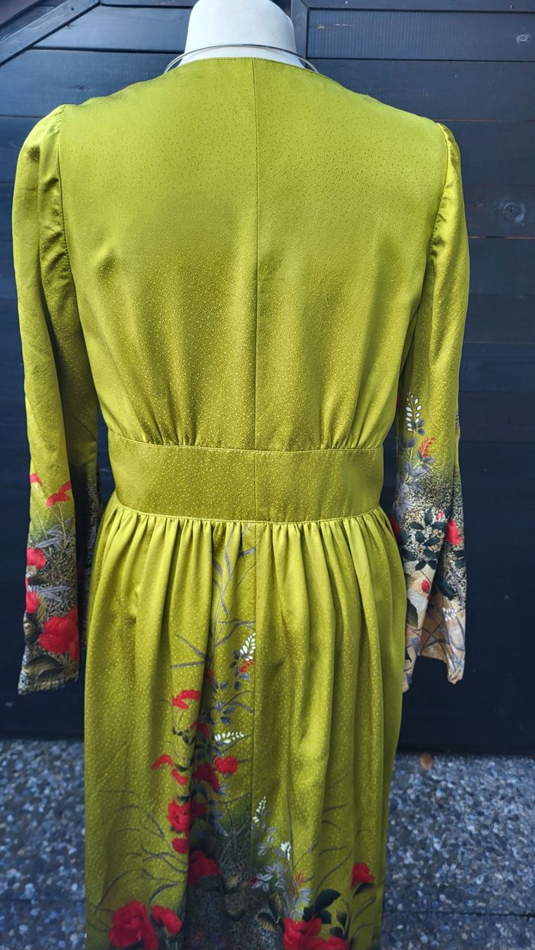Vestiti: Robe en soie olive – Nuovo (secondo la descrizione) da Fribourg venduto da VictoriaShop7 3