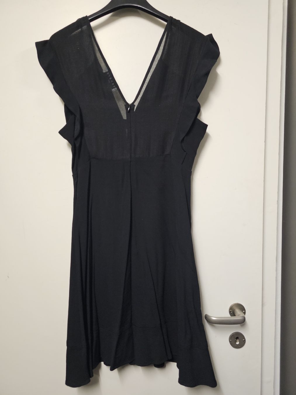 Sandro Vestiti: Robe Noire Sandro/Coupe originale,stylée, chic/Viscose/T:38 – Nuovo (secondo la descrizione) da Basel venduto da Paloma6261 2