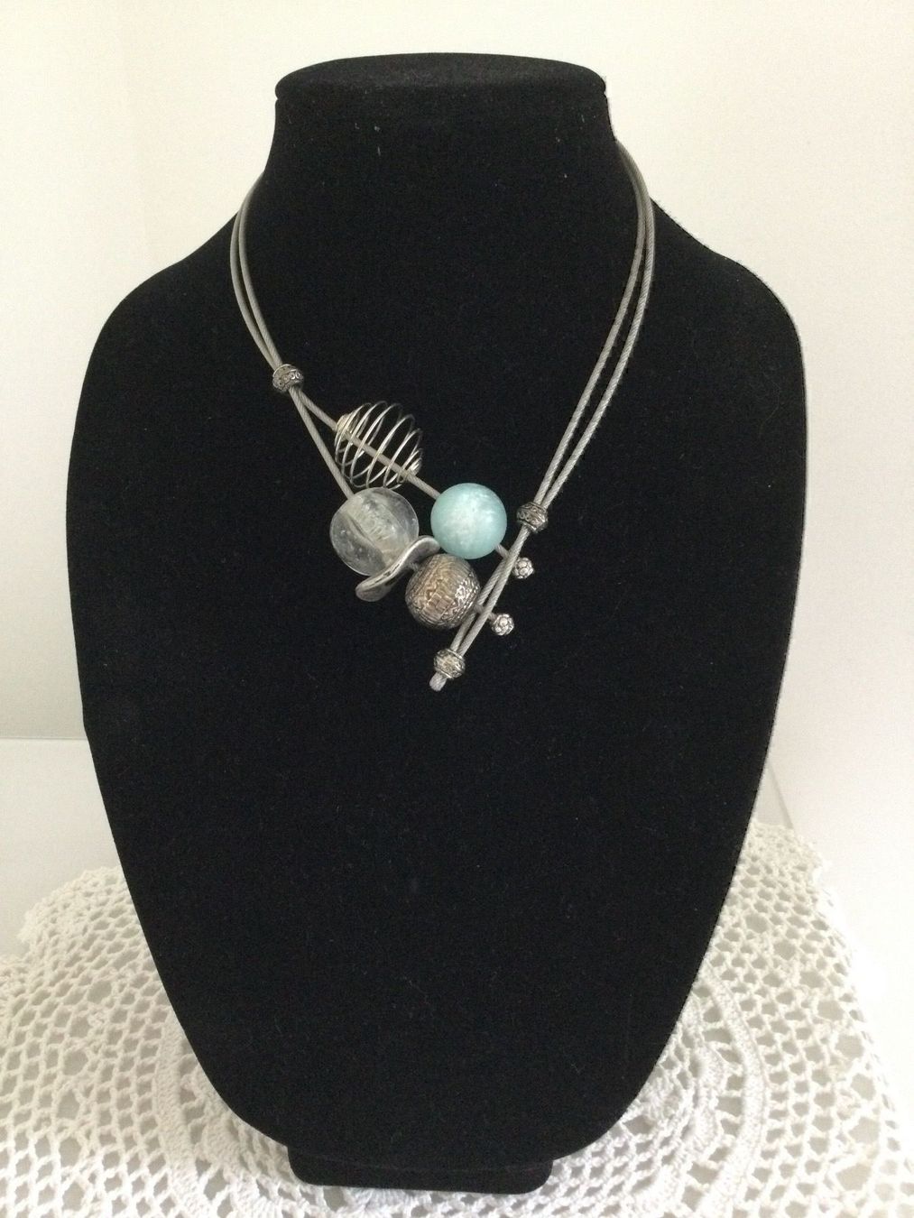 Catenine: Collier artisanal câble plastifié & Perles, NEUF – Nuovo (secondo la descrizione) da Agiez venduto da chouchanelle 1