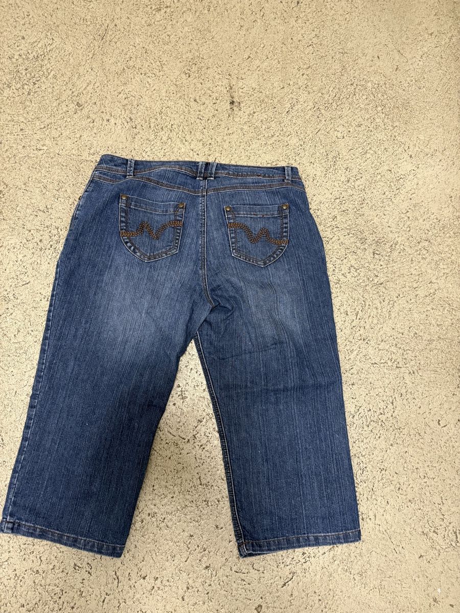 Pantaloni: Damen Caprihose,Gr.44 – Usato da Winterthur venduto da Nena222 2