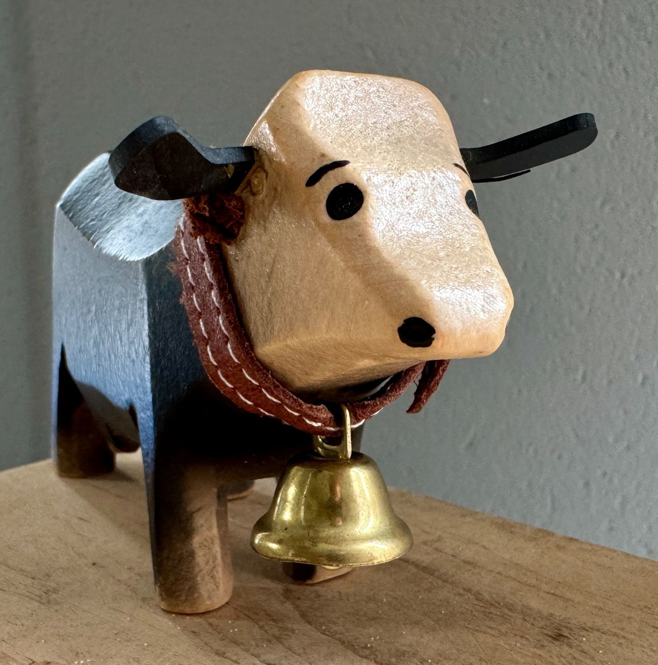 Figuren: Alte geschnitzte Holzkuh Kuh Holz – Gebraucht aus Rothrist von Luckywinner 2