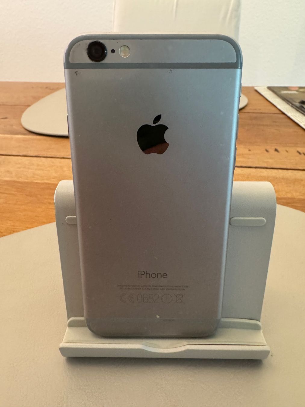 Apple Handys / Smartphones: iPhone 6 mit 92% Akku Kapazität – Gebraucht aus Adliswil von Busys 3