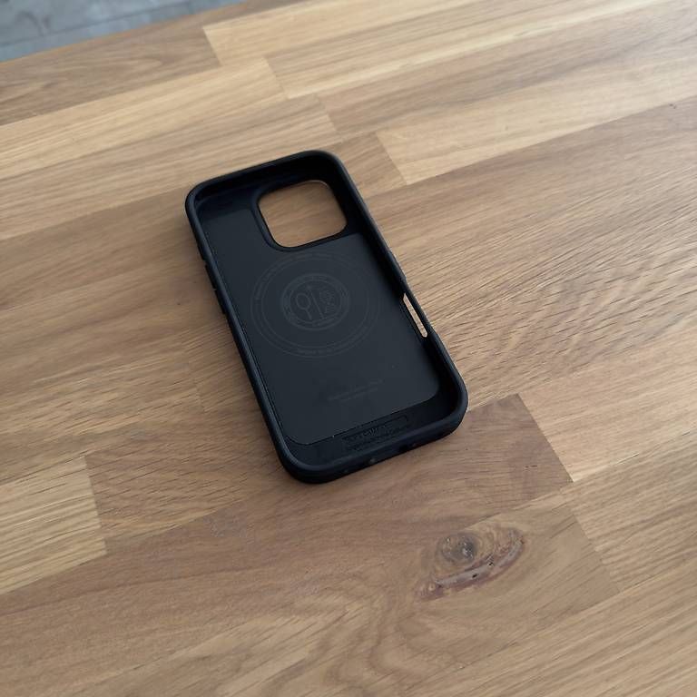 Spigen Cover & Protezioni schermo: SPIGEN Core Armor Case (iPhone 16 Pro, MagFit) – Usato da Widen venduto da flavio_marchi 2