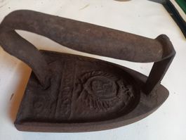 Ferro da stiro antico