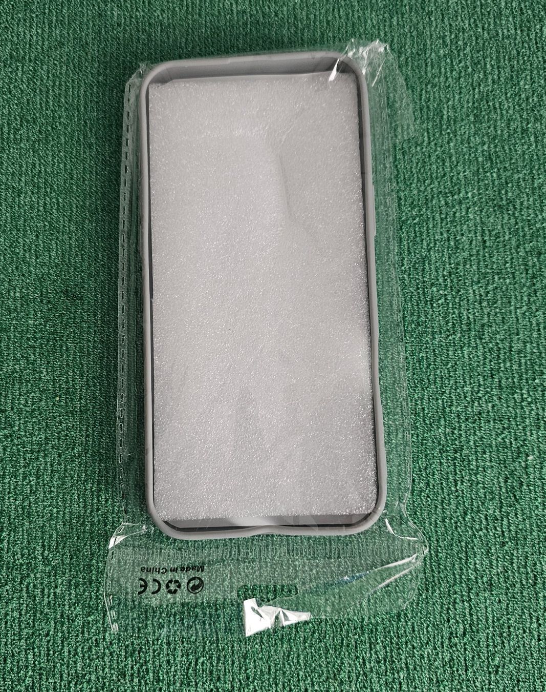 Apple Telefoni cellulari / Smartphones: iPhone 16Pro Max Handyhülle – Nuovo e nell'imballaggio originale da Bronschhofen venduto da Xena37 4