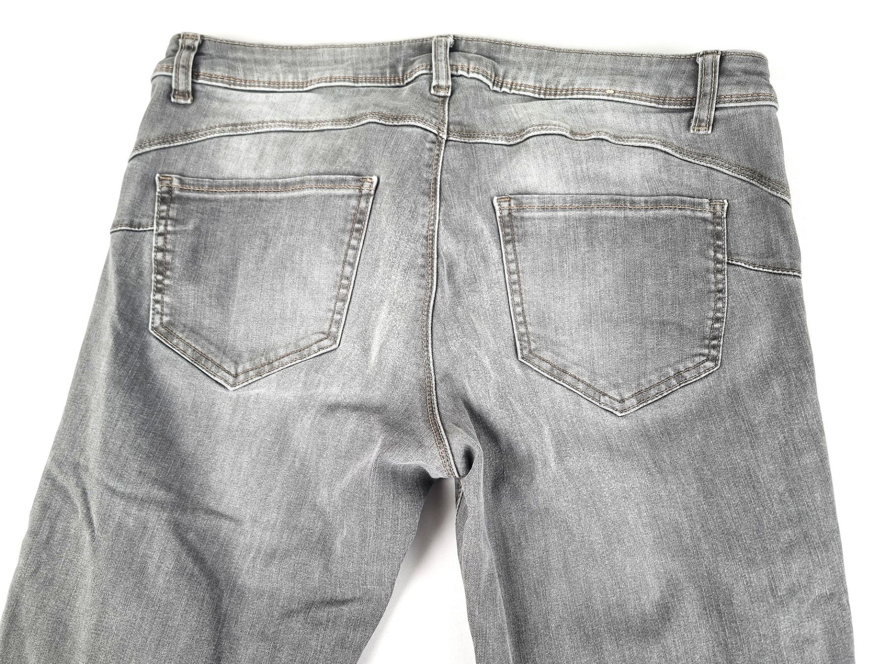 Benetton Jeans: Frauenjeans Gr. 32 – Usato da Urtenen-Schönbühl venduto da Restwert_Schoenbuehl 4