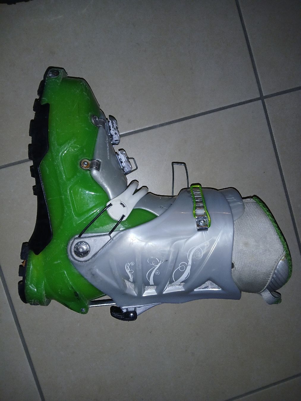 Scarpe da donna: Chaussures de ski Scarpa Gea, taille 25.5 – Usato da Botyre (Ayent) venduto da cor_ly2t 2