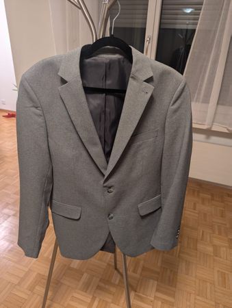 Grauer Herrenanzug, Grösse 50, Top Zustand