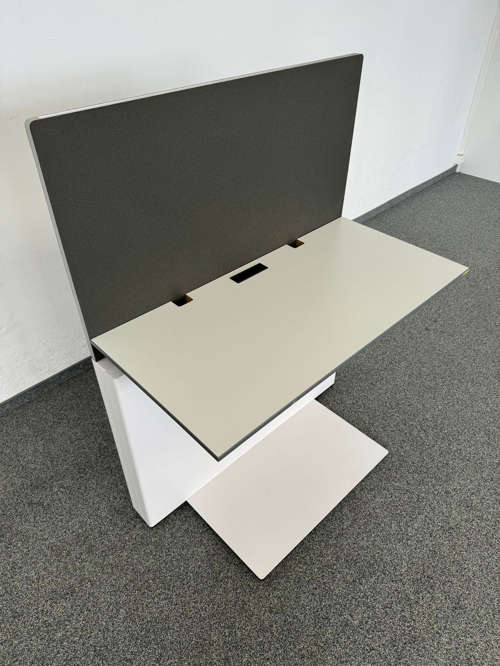 Lista Schreibtische: Lista Office LO Workstation Schreibtisch – Gebraucht aus Schönenwerd von mcofficeshop 1