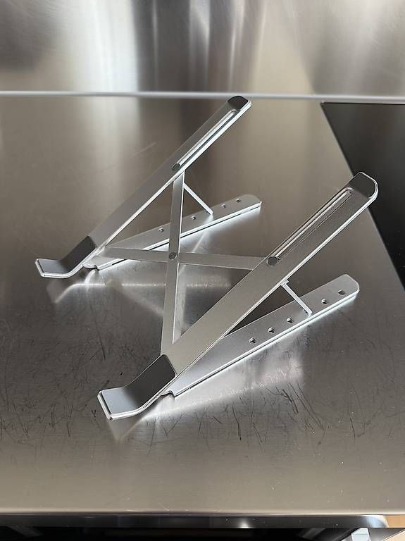 Racks & Supports: Laptopständer – D'occasion à Affoltern am Albis par MarkoCCN