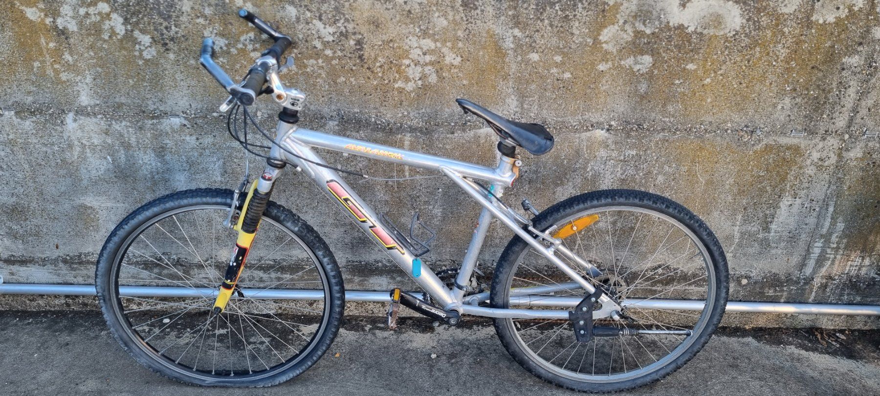 Vélos: 5 Velos für Export – Défectueux à Zürich par beaahaus 4