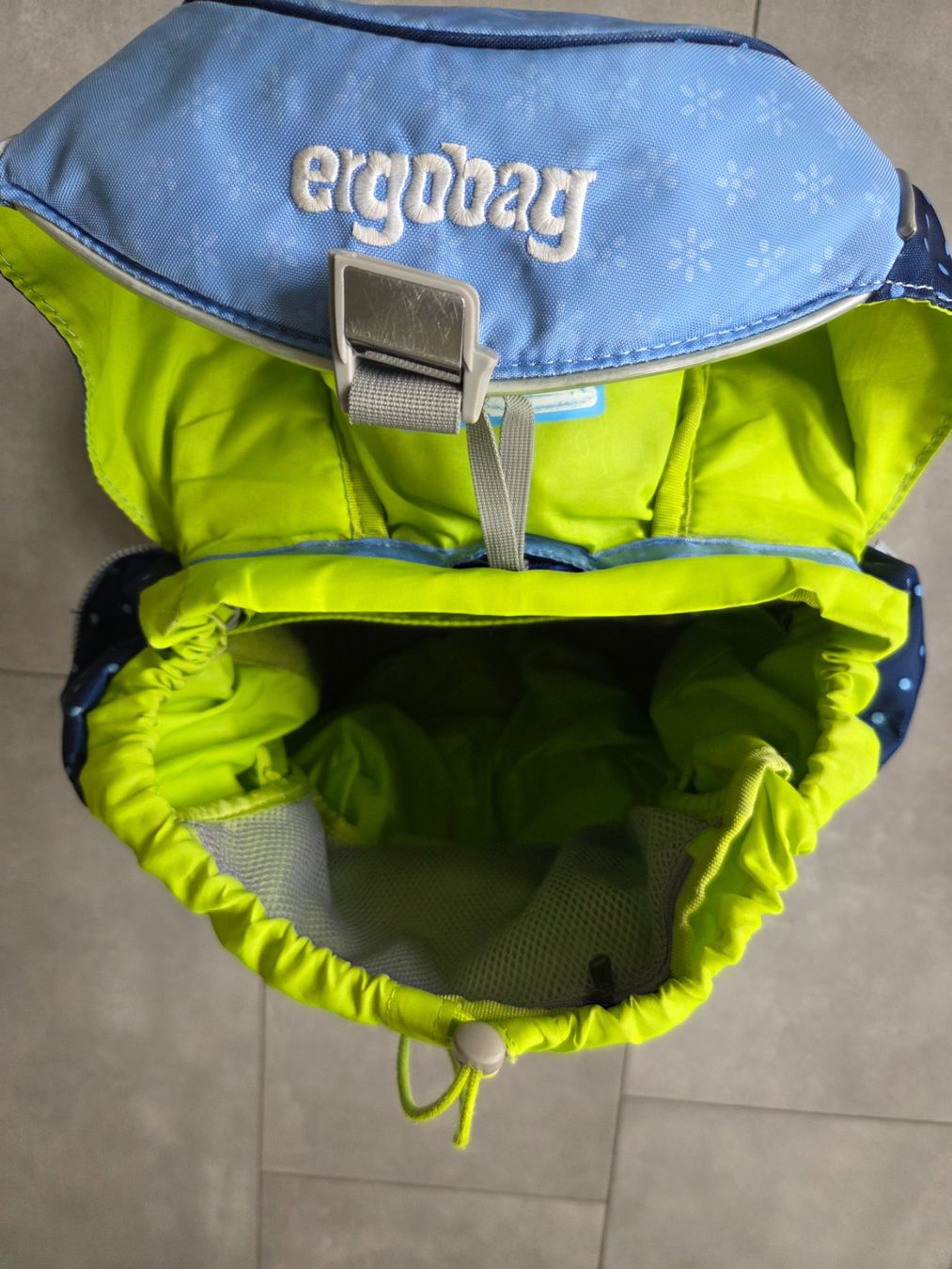 Ergobag Kindertaschen: Ergobag Pack  schulthek / Rucksack  hellblau – Gebraucht aus Wiesendangen von thawacc 7