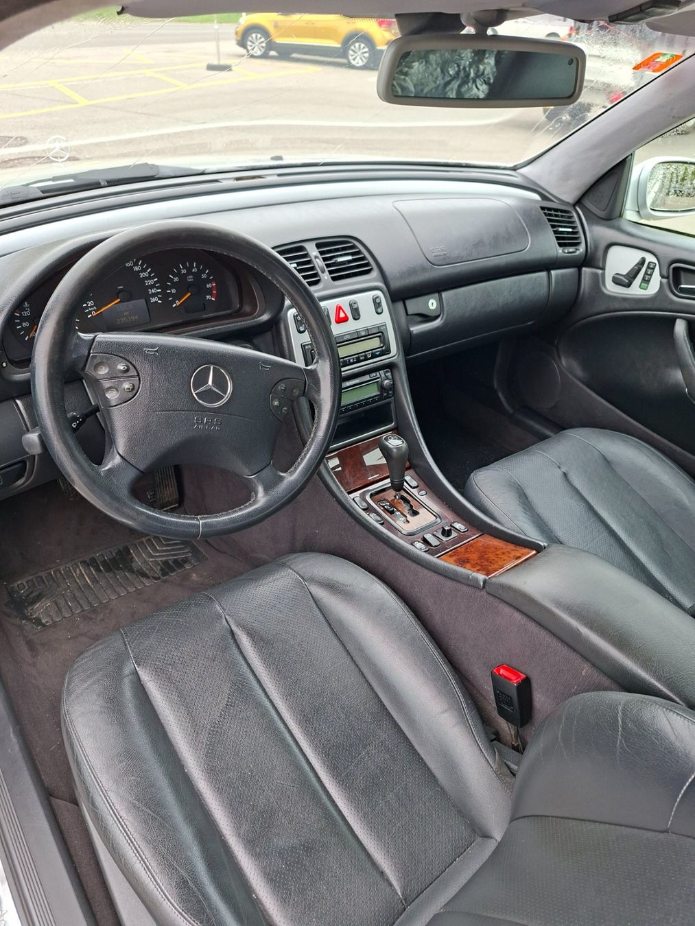 Mercedes-Benz Automobili: Mercedes CLK 320 – Usato da La Tour-de-Trême venduto da evapetreanu 7