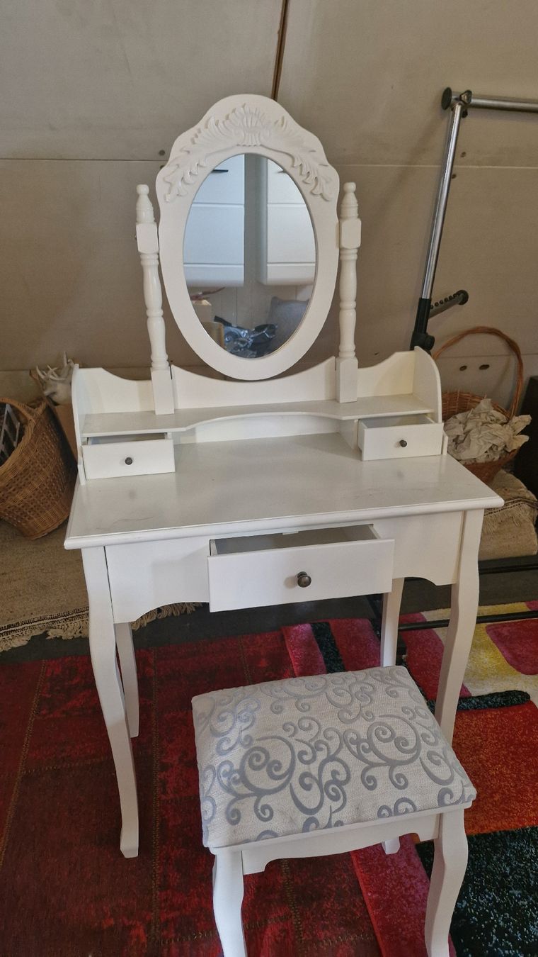 Tavoli da trucco: Schminktisch mit stühle – Usato da Windisch venduto da elm_5tmf 1