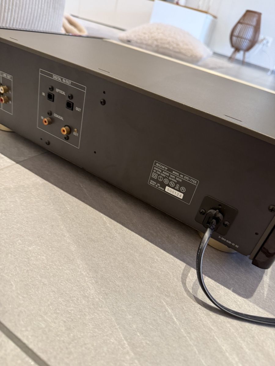 Sony Registratori: Sony DTC 77 ES DAT Recorder gebraucht holzseiten – Usato da Muttenz venduto da dav_t52f 8
