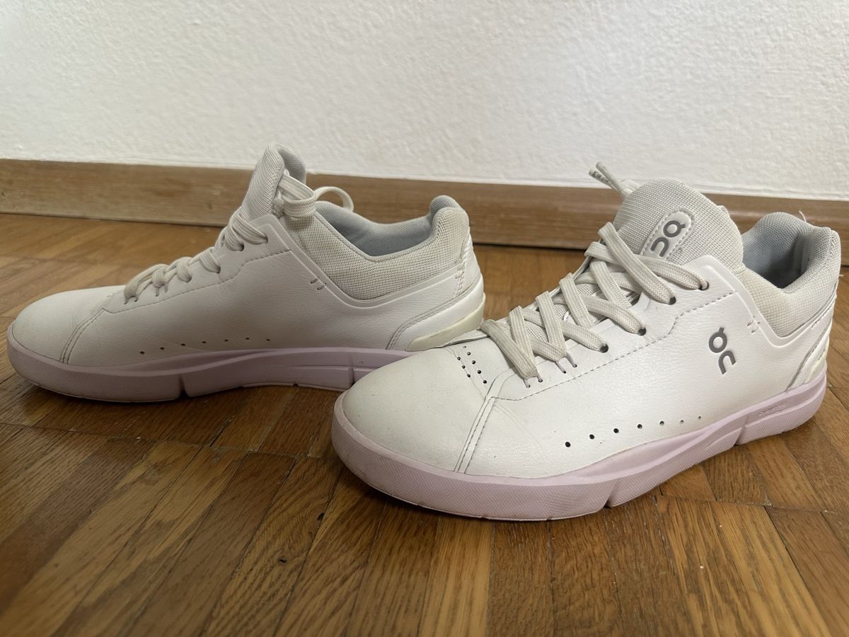 On Scarpe da donna: On The Roger Advantage Damen Sneaker, Gr. 40 – Usato da Liestal venduto da ichjel 1