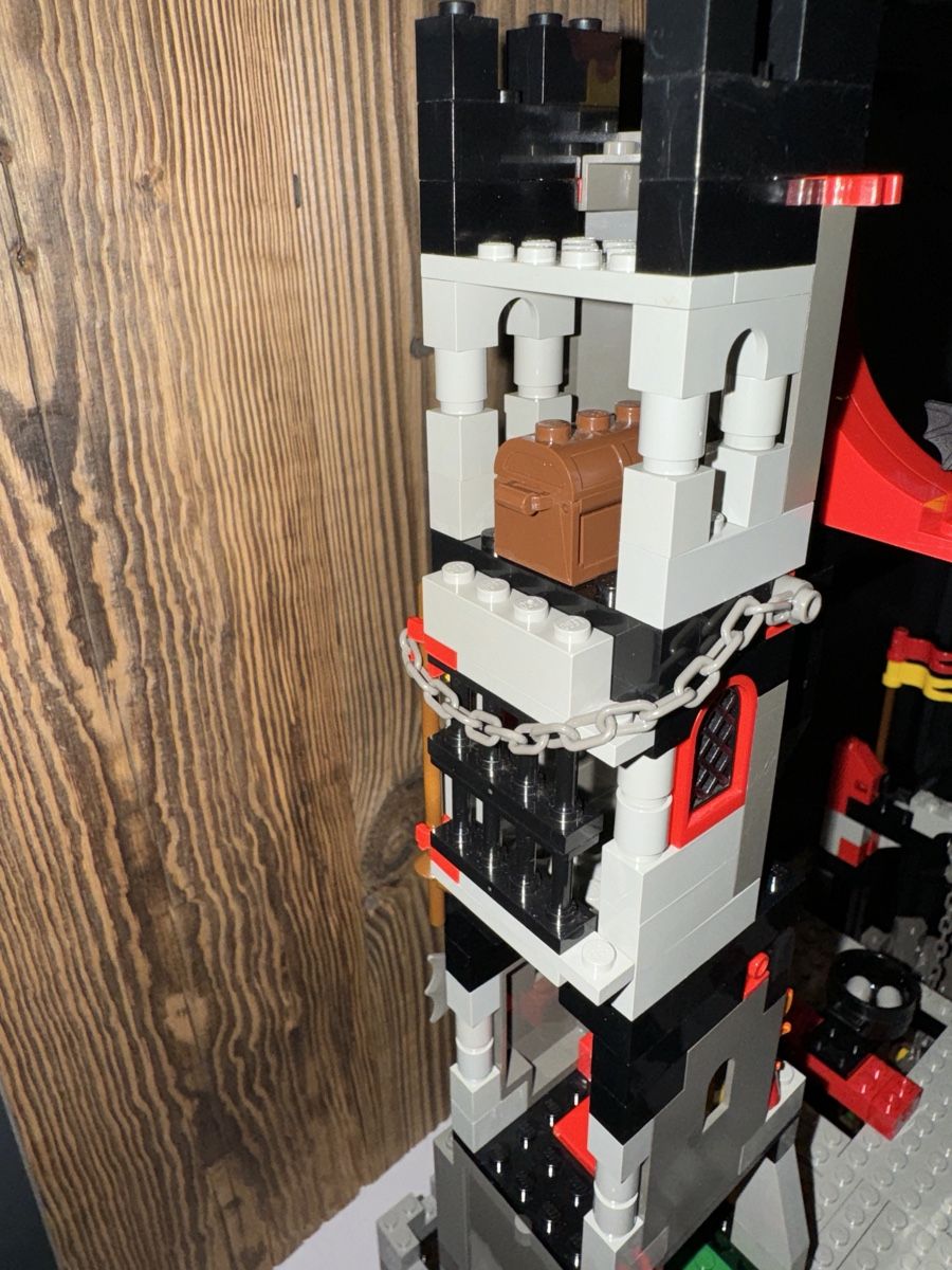 Lego Spielzeuge: Lego Set 6097 Night Lord's Castle – Gebraucht aus Oberdiessbach von design13 5
