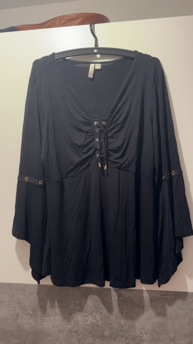 Tuniche: schwarzes elegantes Oberteil Gr. 48 – Nuovo (secondo la descrizione) da Oftringen venduto da tola19